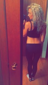 selfie et snap coquin avant plan cul dans le 16