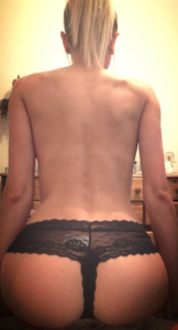 selfie sexy de femme du 15 cherche son plan q