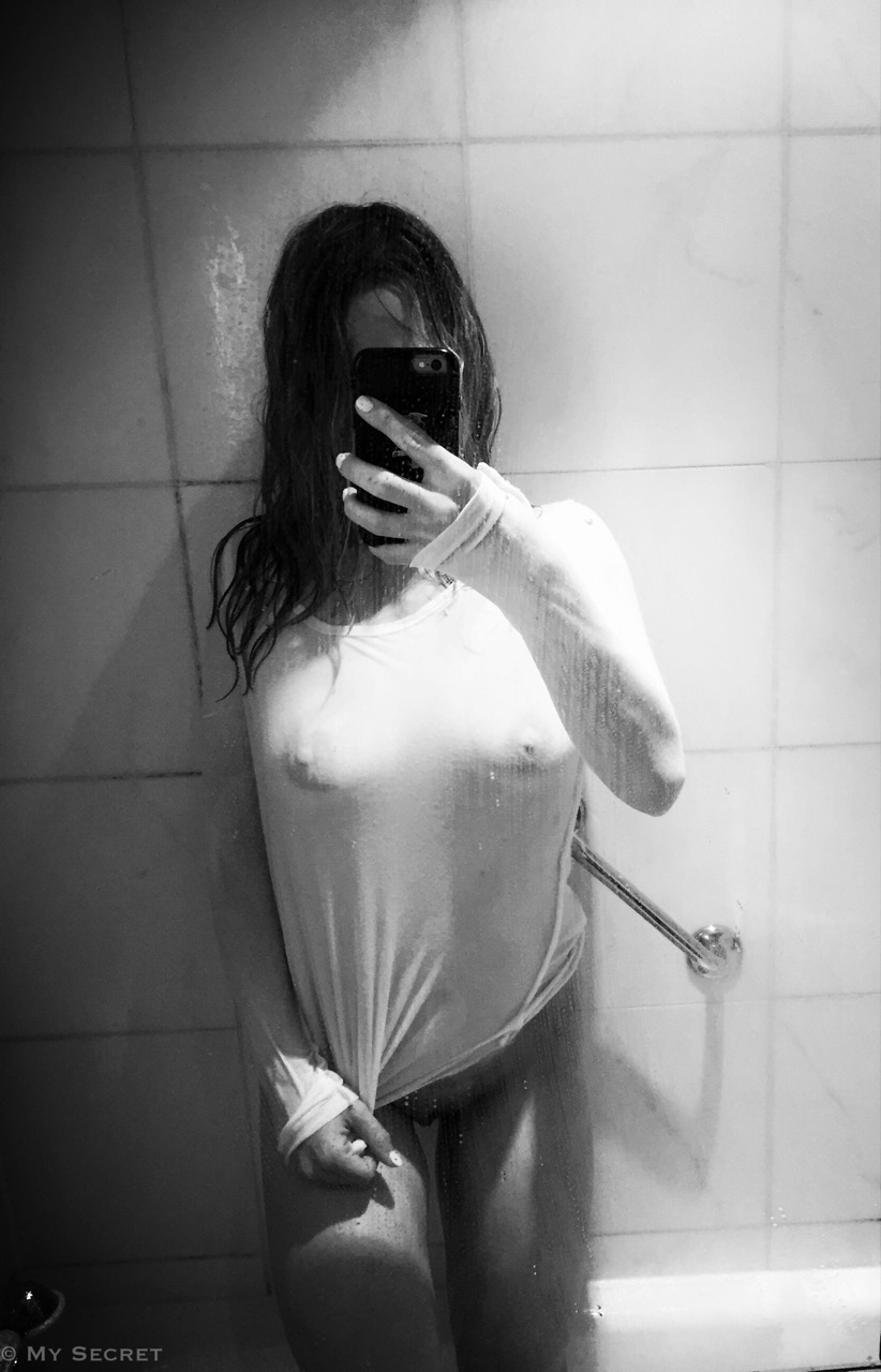 selfie sexy de femme du 51 pour plan pipe et cul